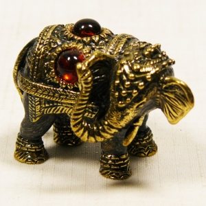 Фигурка с янтарем в бронзе - Слон Индийский - 40х60 мм