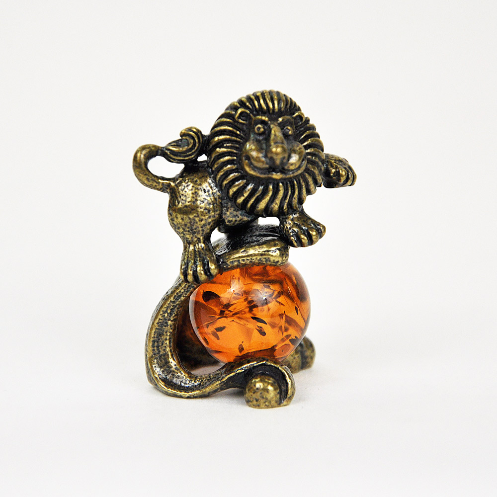 Фигурка с янтарем в бронзе знак зодиака - Лев - 40 мм